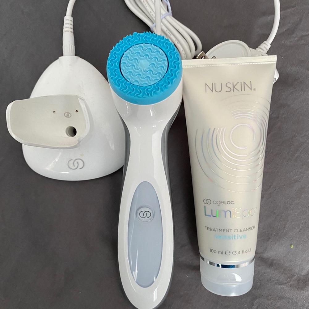 Nu Skin ageLOC Lumi Spa Essential Kit
